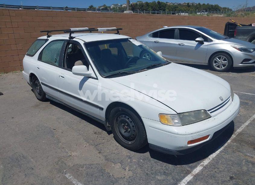 1994 Honda Accord LX/EX (VIN 1HGCE1823RA006801) main photo