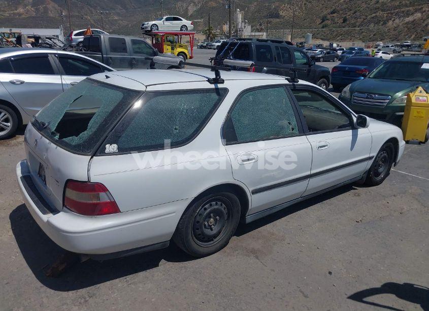 Photo 12 of 1994 Honda Accord LX/EX (VIN 1HGCE1823RA006801)