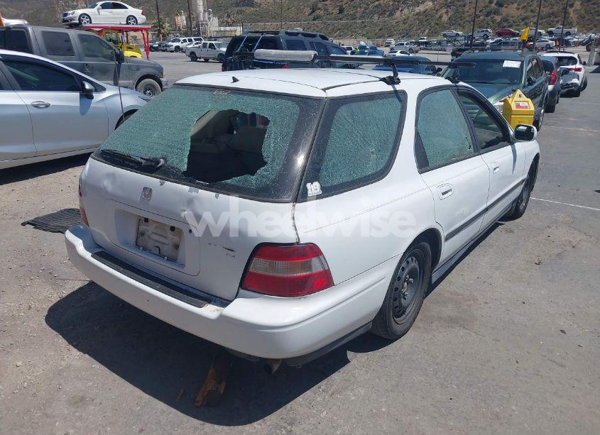 Photo 4 of 1994 Honda Accord LX/EX (VIN 1HGCE1823RA006801)