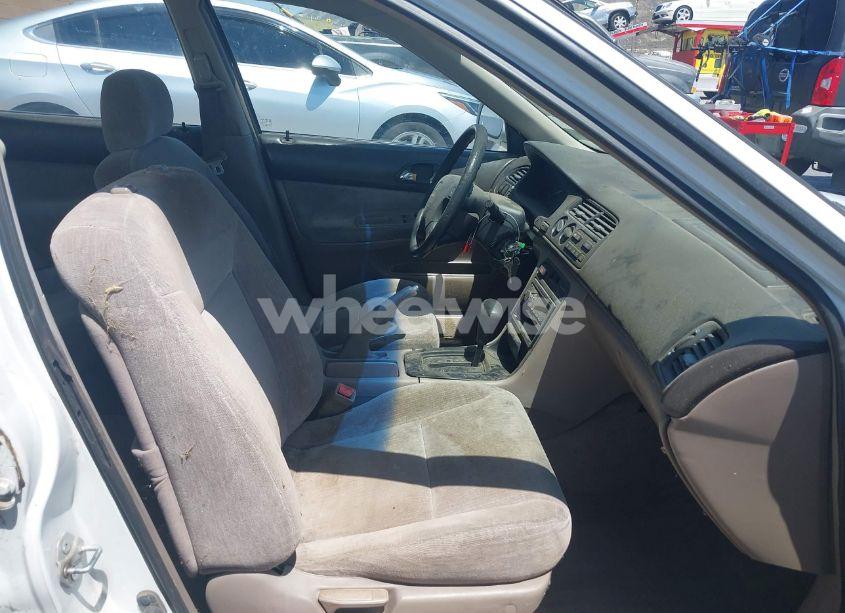 Photo 5 of 1994 Honda Accord LX/EX (VIN 1HGCE1823RA006801)