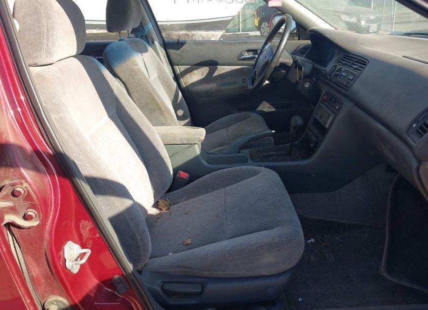 Photo 5 of 1995 Honda Accord LX (VIN 1HGCE1829SA005447)