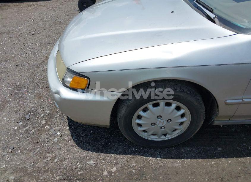 Photo 12 of 1997 Honda Accord EX (VIN 1HGCE1894VA008614)