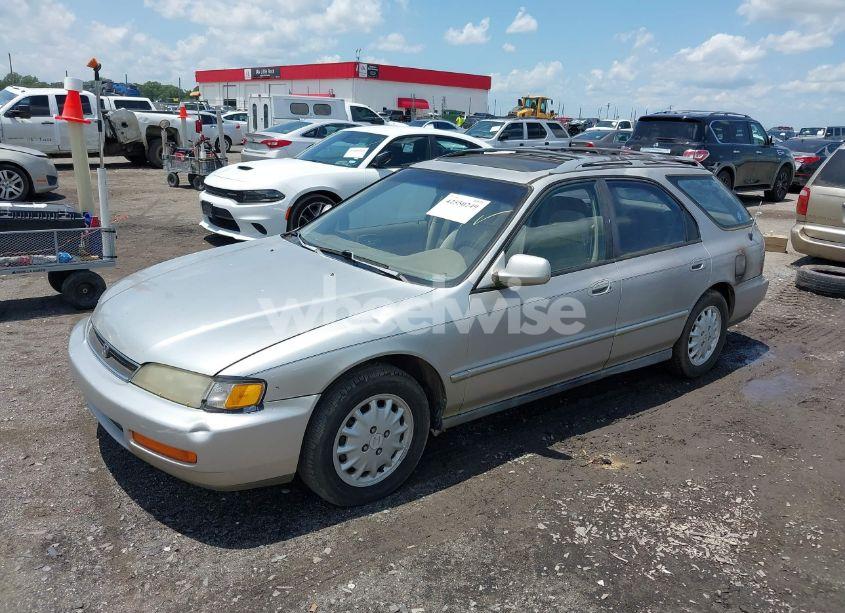 Photo 2 of 1997 Honda Accord EX (VIN 1HGCE1894VA008614)