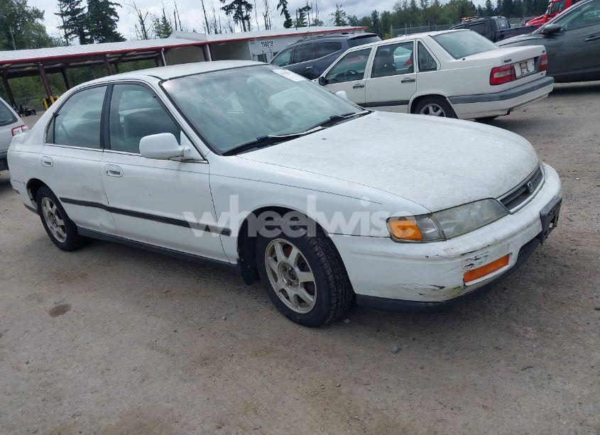 1995 Honda Accord LX (VIN 1HGCE6641SA013740) main photo
