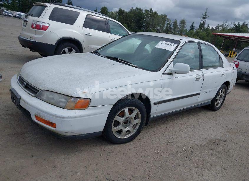 Photo 2 of 1995 Honda Accord LX (VIN 1HGCE6641SA013740)