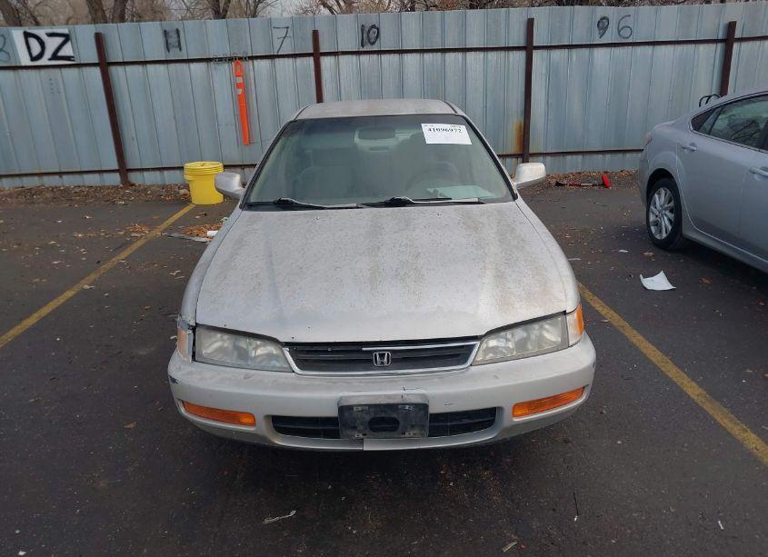 Photo 6 of 1996 Honda Accord LX/EX (VIN 1HGCE6645TA026234)
