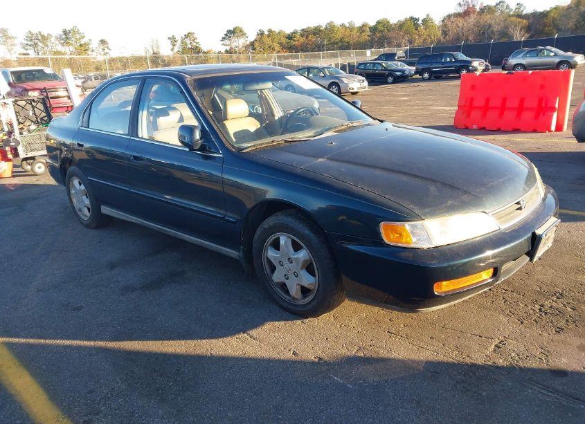 1996 Honda Accord EX/EX-R (VIN 1HGCE6674TA021939) main photo