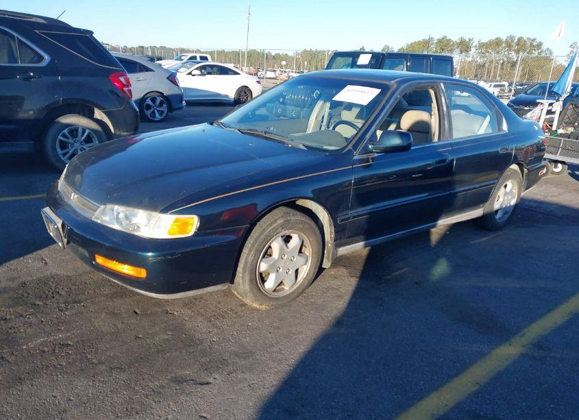 Photo 2 of 1996 Honda Accord EX/EX-R (VIN 1HGCE6674TA021939)
