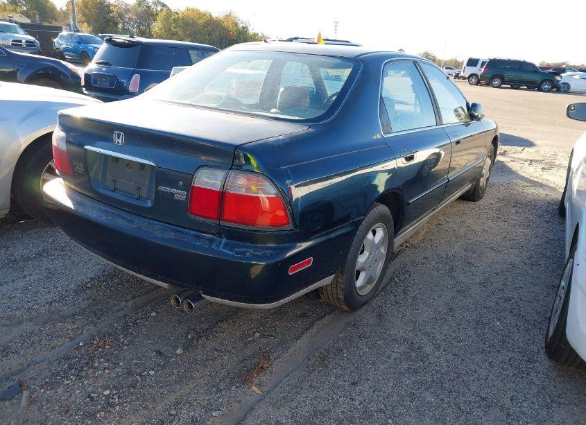 Photo 4 of 1996 Honda Accord EX/EX-R (VIN 1HGCE6674TA021939)