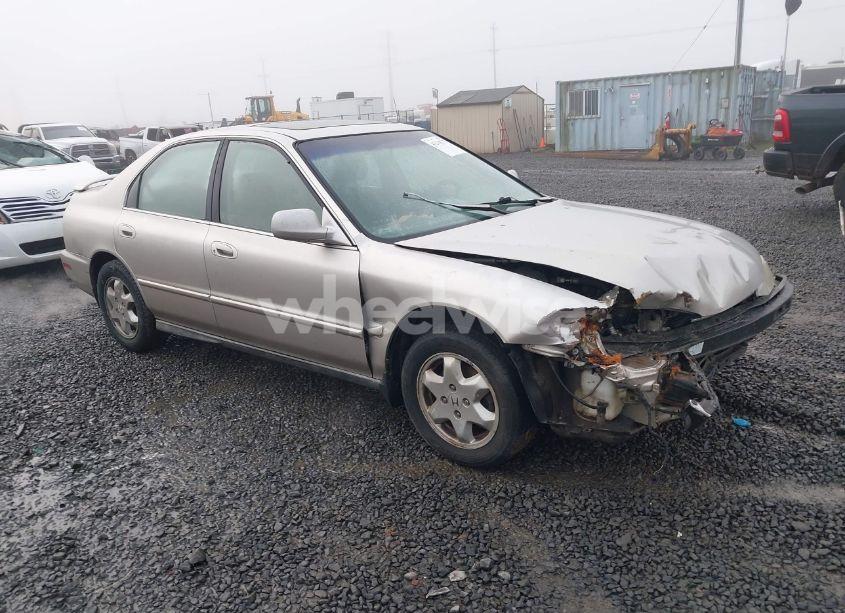 1997 Honda Accord EX V6 (VIN 1HGCE6677VA006760) main photo