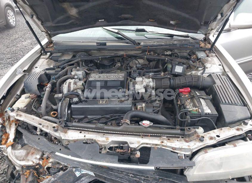 Photo 10 of 1997 Honda Accord EX V6 (VIN 1HGCE6677VA006760)