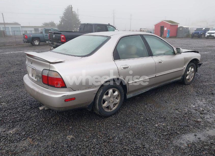 Photo 4 of 1997 Honda Accord EX V6 (VIN 1HGCE6677VA006760)