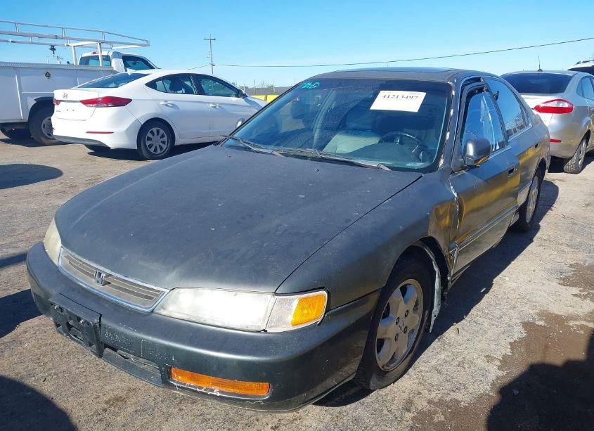 Photo 2 of 1997 Honda Accord EX V6 (VIN 1HGCE667XVA020166)