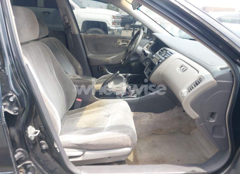 Photo 5 of 2000 Honda Accord 2.3 DX (VIN 1HGCF8548YA037973)