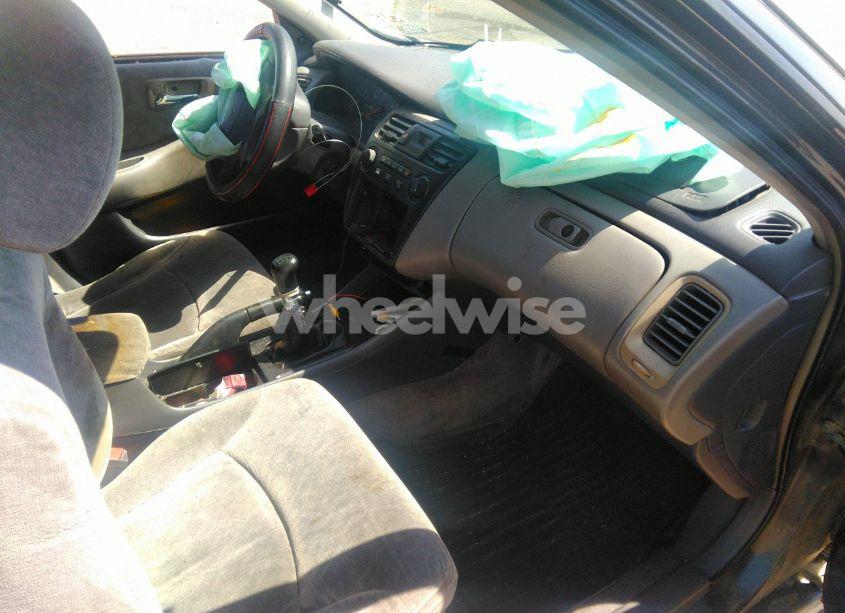 Photo 5 of 2001 Honda Accord 2.3 DX (VIN 1HGCF85491A056537)