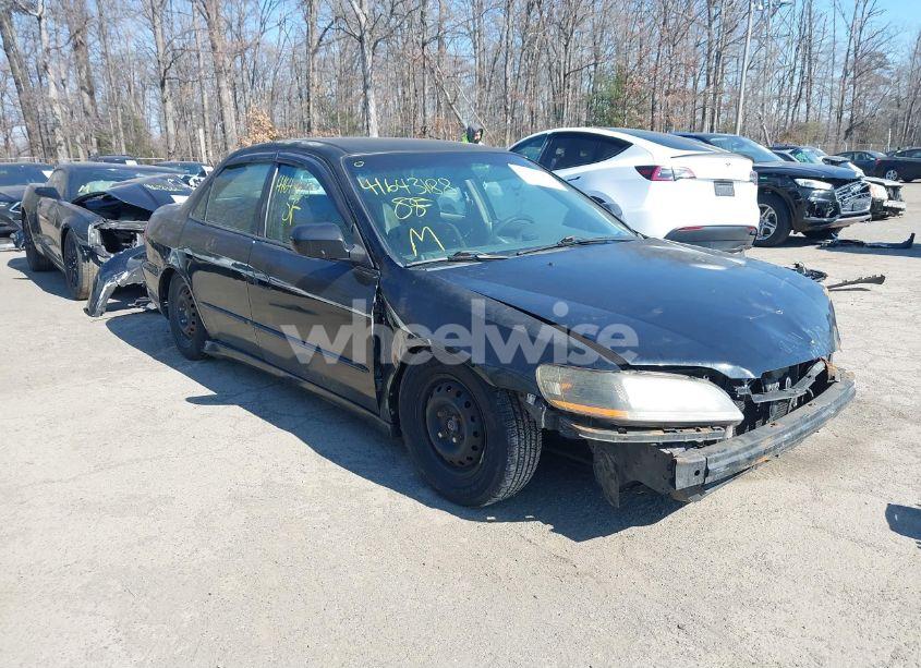1998 Honda Accord DX (VIN 1HGCF854XWA021738) main photo