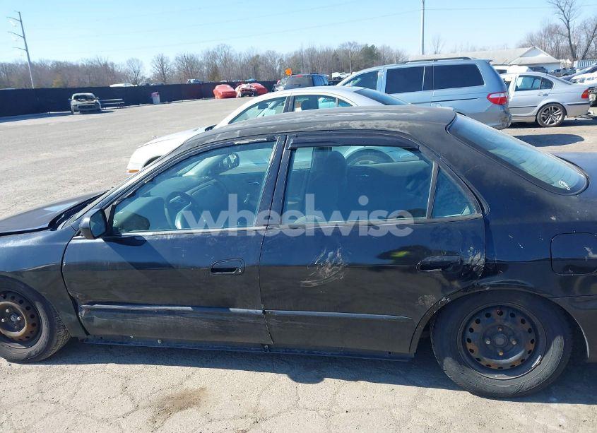 Photo 15 of 1998 Honda Accord DX (VIN 1HGCF854XWA021738)