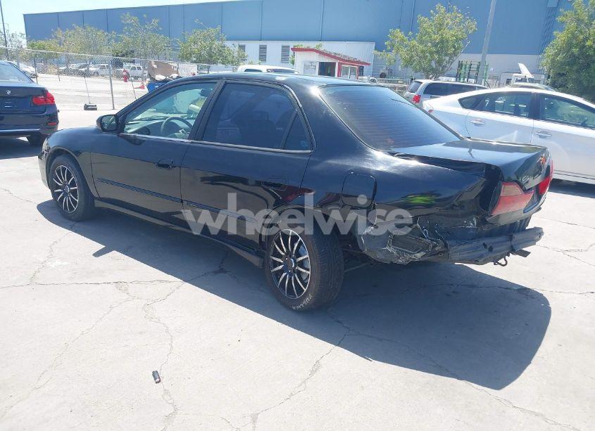 Photo 3 of 1999 Honda Accord DX (VIN 1HGCF8645XA110939)