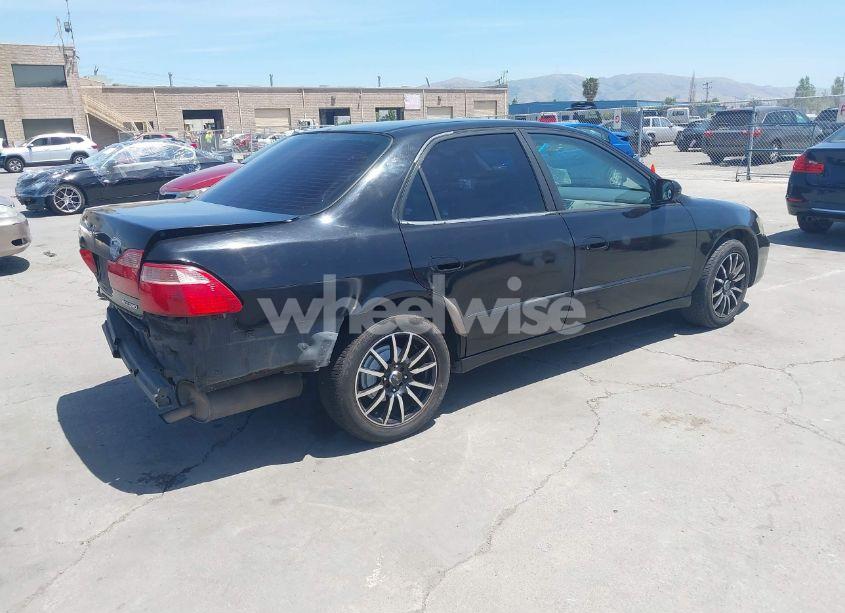 Photo 4 of 1999 Honda Accord DX (VIN 1HGCF8645XA110939)