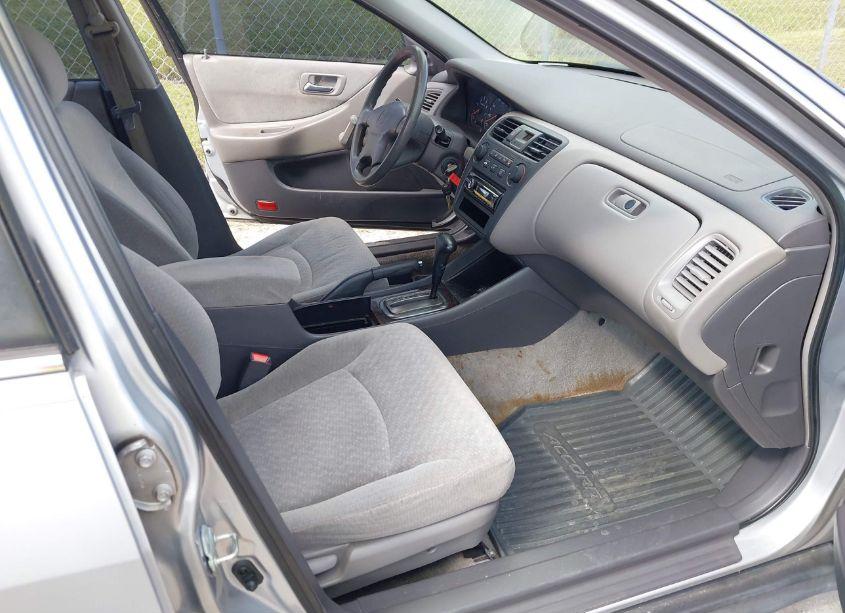 Photo 5 of 2002 Honda Accord 2.3 VP (VIN 1HGCF86642A036827)