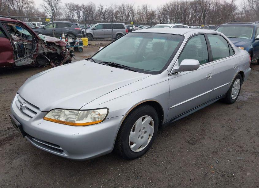 Photo 2 of 2001 Honda Accord 3.0 LX (VIN 1HGCG16401A059541)