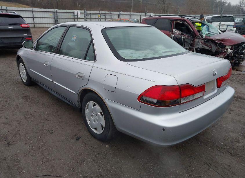 Photo 3 of 2001 Honda Accord 3.0 LX (VIN 1HGCG16401A059541)