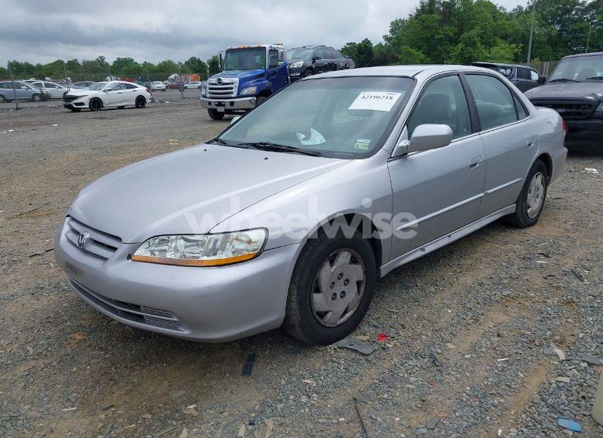 Photo 2 of 2002 Honda Accord 3.0 LX (VIN 1HGCG16402A048301)