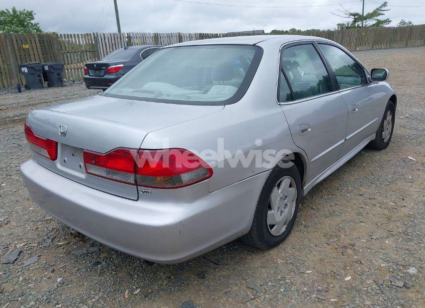 Photo 4 of 2002 Honda Accord 3.0 LX (VIN 1HGCG16402A048301)