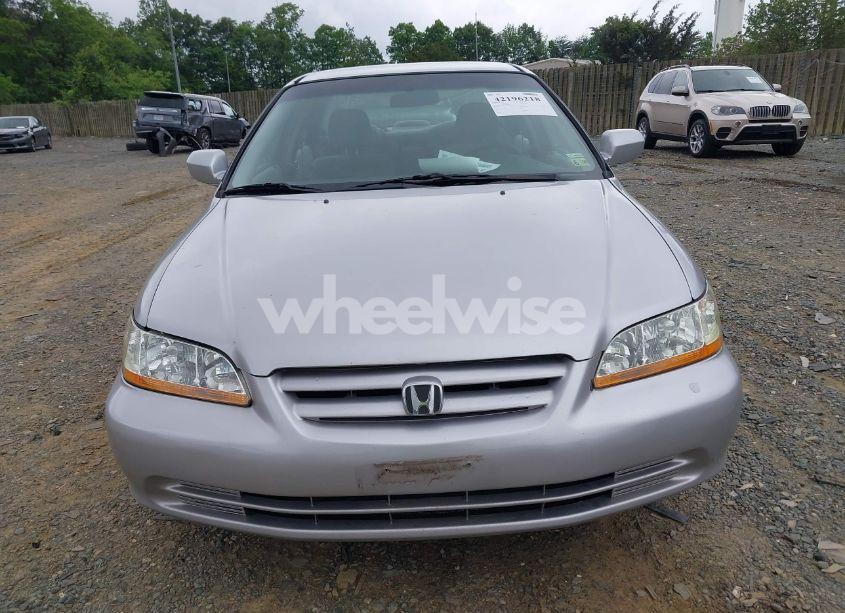 Photo 6 of 2002 Honda Accord 3.0 LX (VIN 1HGCG16402A048301)