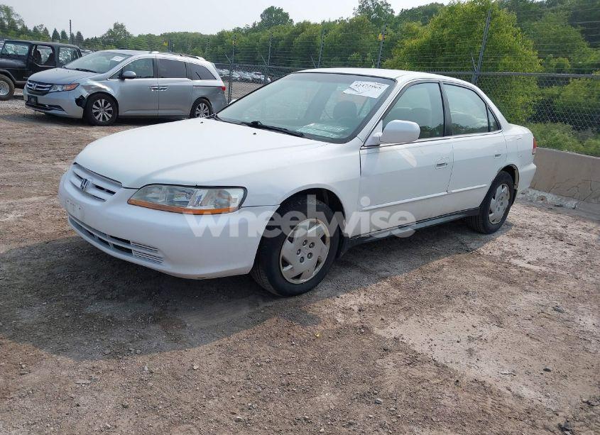 Photo 2 of 2001 Honda Accord 3.0 LX (VIN 1HGCG16411A043249)