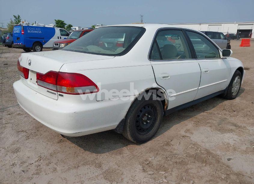 Photo 4 of 2001 Honda Accord 3.0 LX (VIN 1HGCG16411A043249)