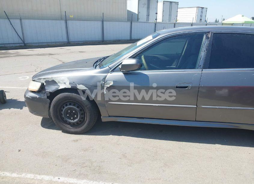 Photo 12 of 2001 Honda Accord 3.0 LX (VIN 1HGCG16411A064182)