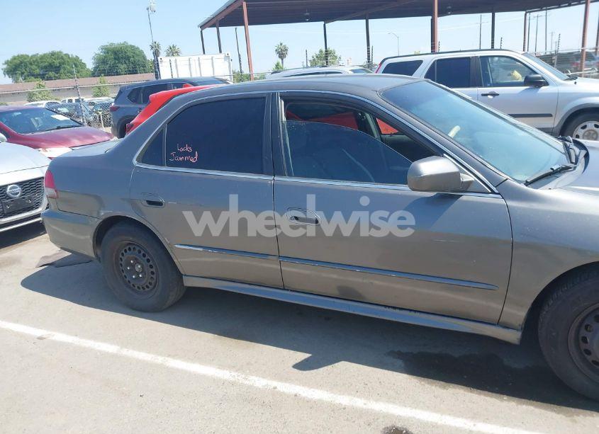 Photo 15 of 2001 Honda Accord 3.0 LX (VIN 1HGCG16411A064182)