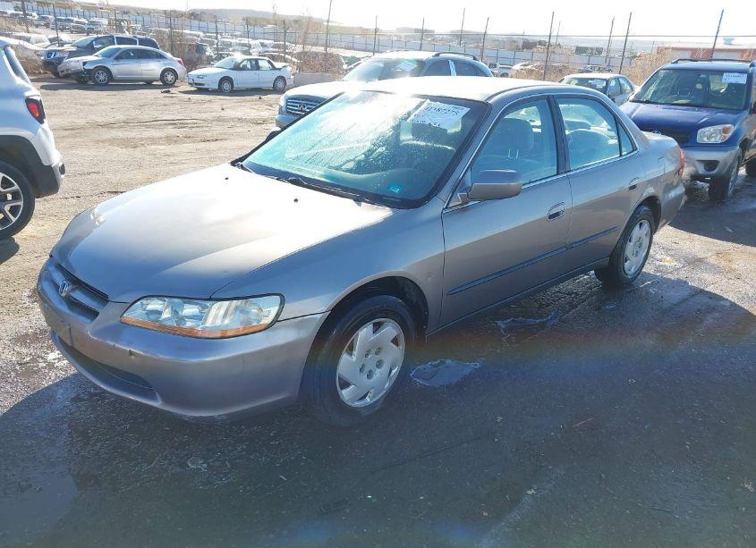 Photo 2 of 2000 Honda Accord 3.0 LX (VIN 1HGCG1642YA078182)