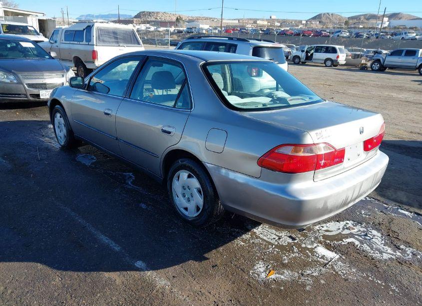 Photo 3 of 2000 Honda Accord 3.0 LX (VIN 1HGCG1642YA078182)