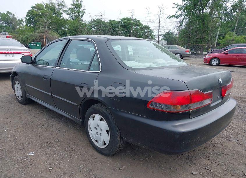 Photo 3 of 2001 Honda Accord 3.0 LX (VIN 1HGCG16431A047657)