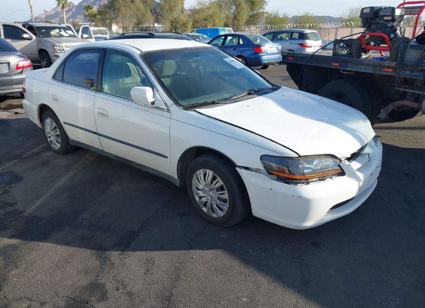 2000 Honda Accord 3.0 LX (VIN 1HGCG1643YA025572) main photo