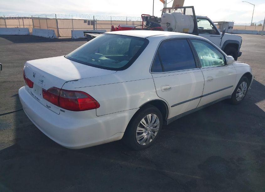 Photo 4 of 2000 Honda Accord 3.0 LX (VIN 1HGCG1643YA025572)
