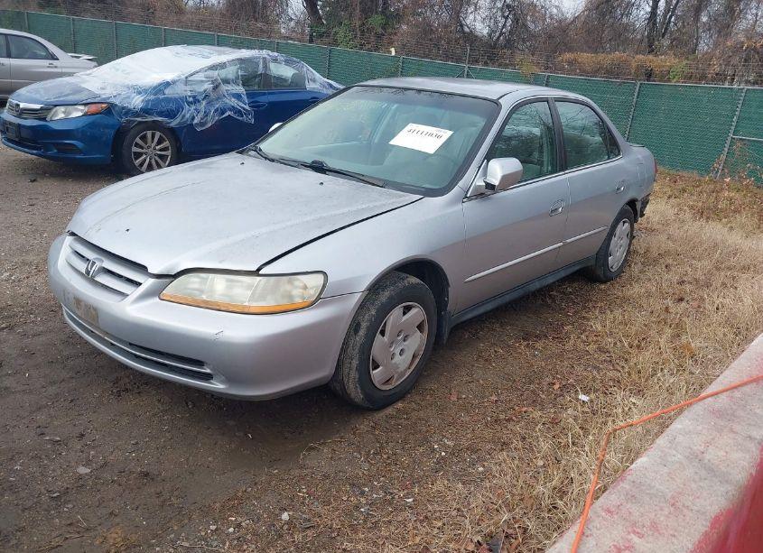 Photo 2 of 2002 Honda Accord 3.0 LX (VIN 1HGCG16442A017715)