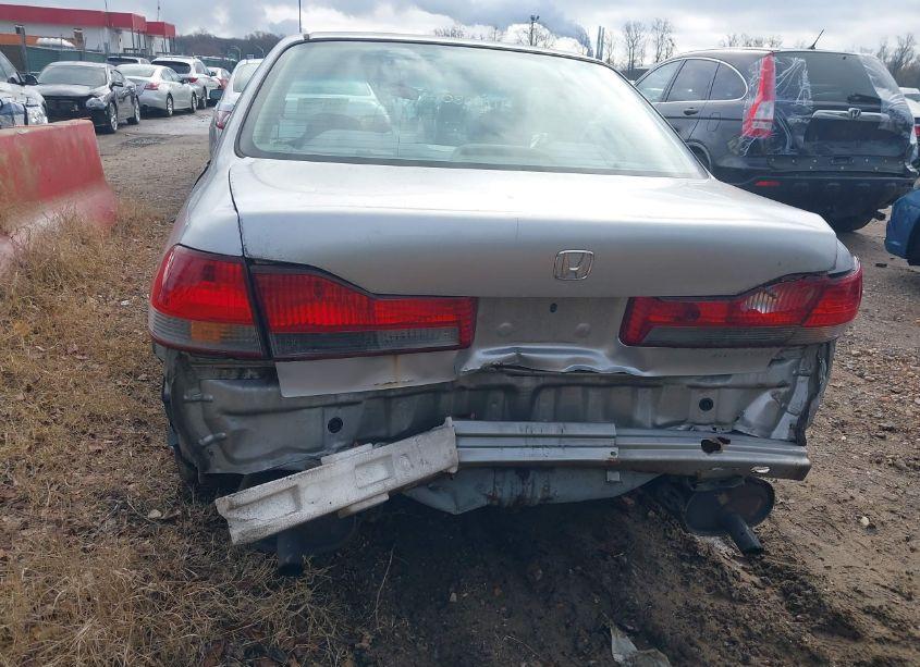 Photo 6 of 2002 Honda Accord 3.0 LX (VIN 1HGCG16442A017715)