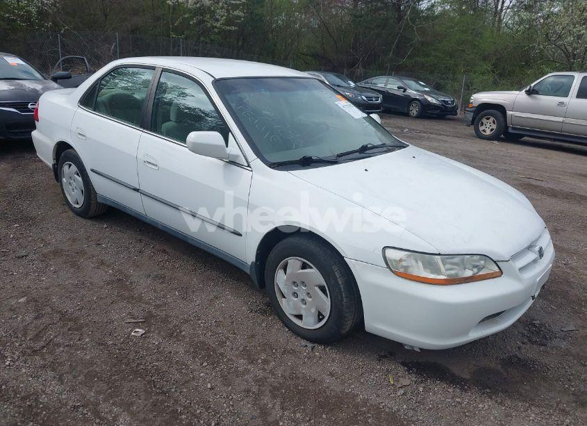 1999 Honda Accord LX V6 (VIN 1HGCG1644XA054710) main photo
