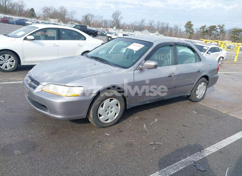 Photo 2 of 2000 Honda Accord 3.0 LX (VIN 1HGCG1644YA003371)