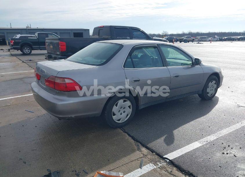 Photo 4 of 2000 Honda Accord 3.0 LX (VIN 1HGCG1644YA003371)