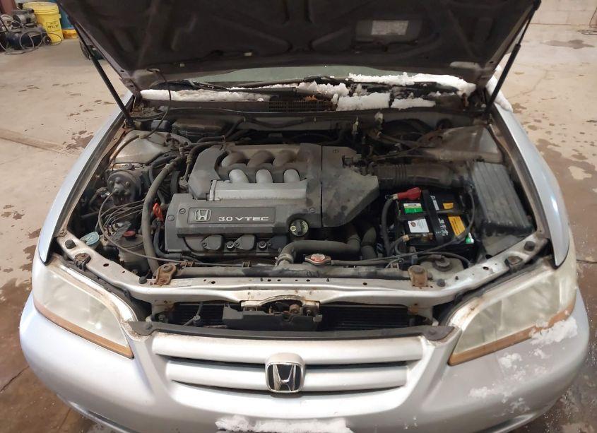 Photo 10 of 2002 Honda Accord 3.0 LX (VIN 1HGCG16472A052779)