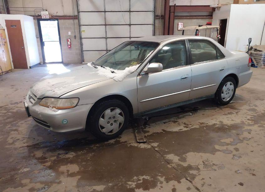 Photo 2 of 2002 Honda Accord 3.0 LX (VIN 1HGCG16472A052779)