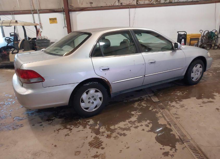 Photo 4 of 2002 Honda Accord 3.0 LX (VIN 1HGCG16472A052779)