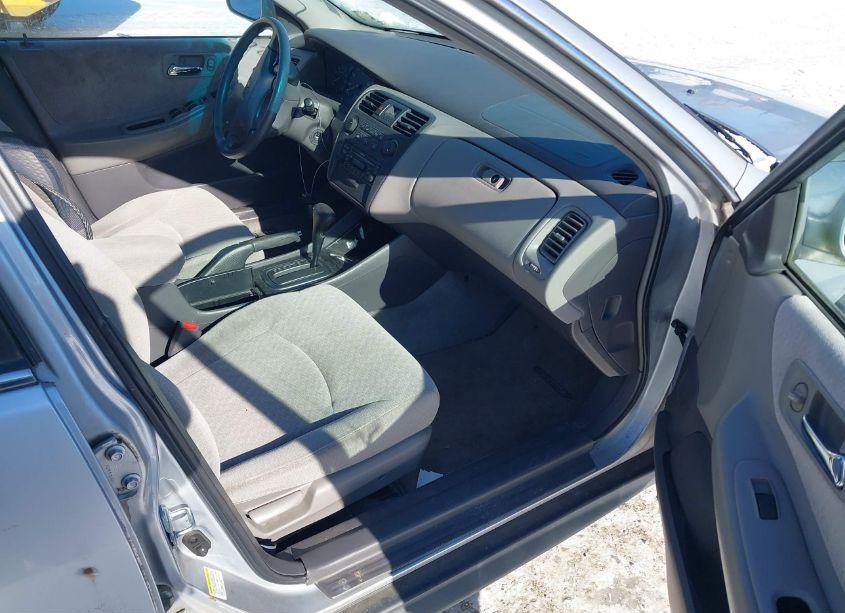 Photo 5 of 2002 Honda Accord 3.0 LX (VIN 1HGCG16472A052779)