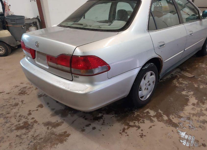 Photo 6 of 2002 Honda Accord 3.0 LX (VIN 1HGCG16472A052779)