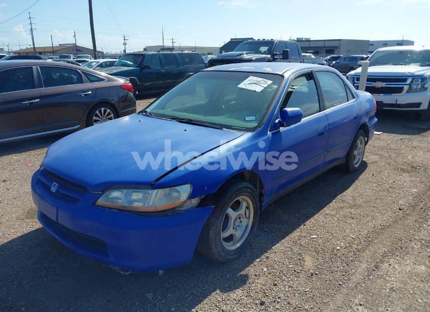 Photo 2 of 2000 Honda Accord 3.0 LX (VIN 1HGCG1647YA041936)