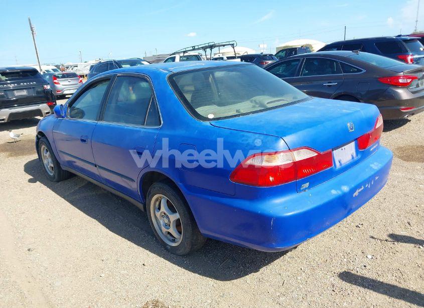 Photo 3 of 2000 Honda Accord 3.0 LX (VIN 1HGCG1647YA041936)